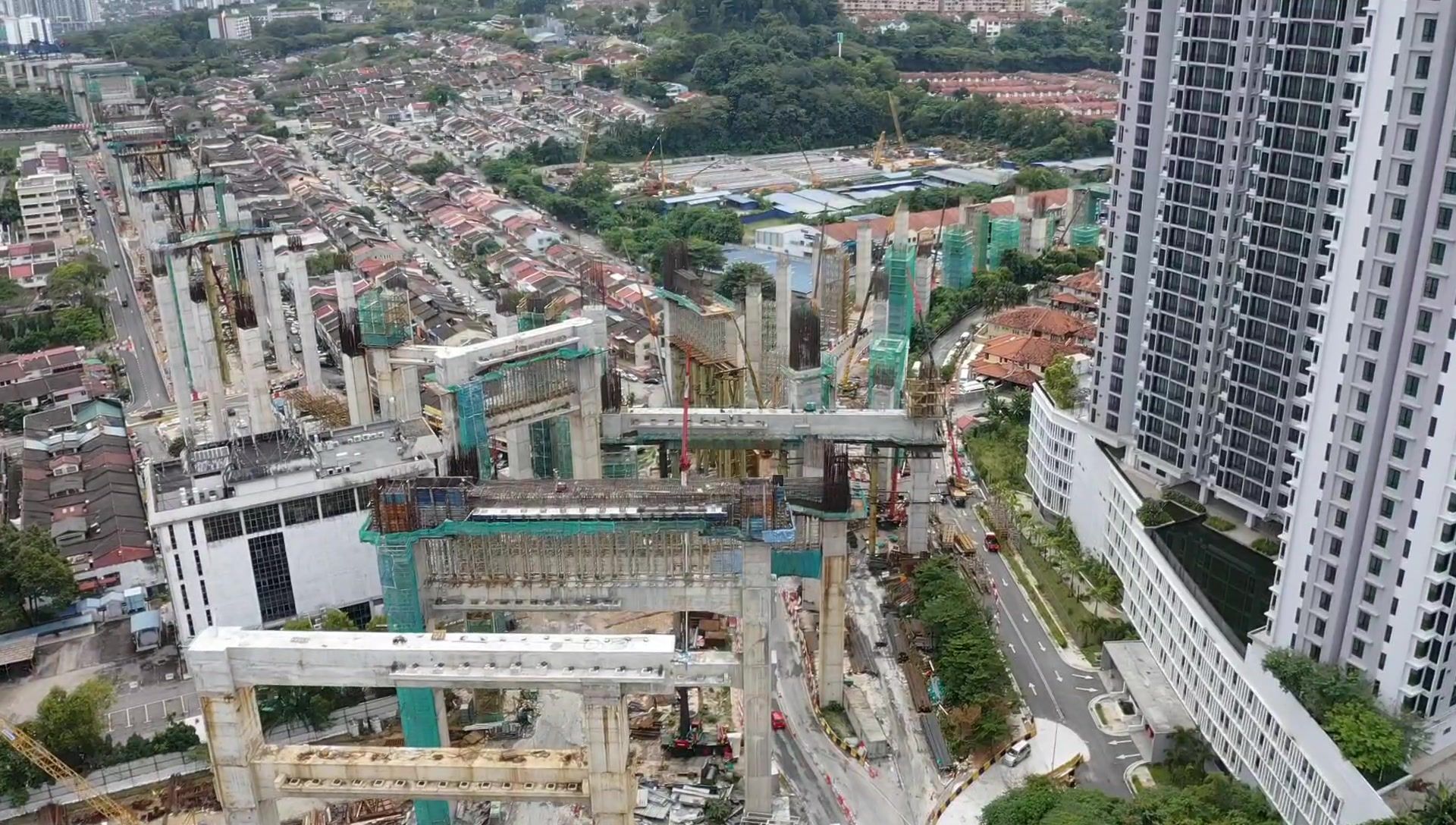 Portal___Pier_Construction_work_in_progress__TM_Bukit_Anggerik___Persiaran_Alam_Damai_.jpg